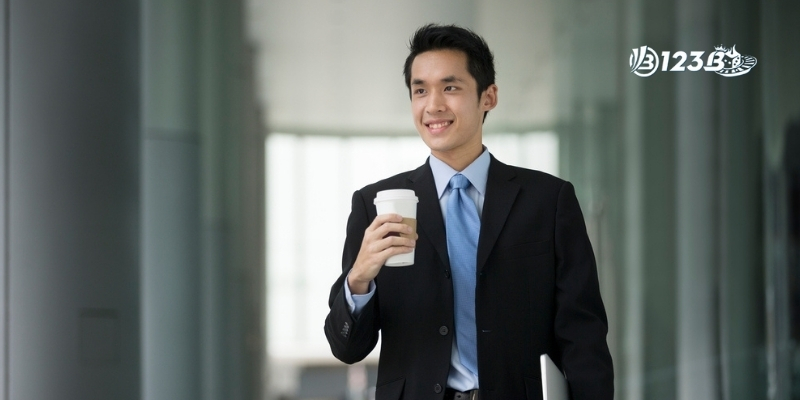 Tác giả Hoàng Lưu là ai?